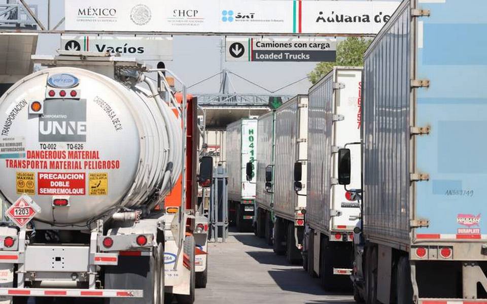 Cierre de Puentes Internacionales afectan a camioneros