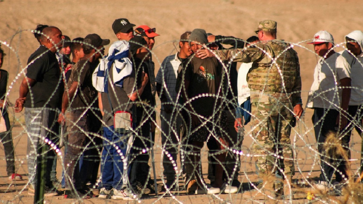 Deportan migrantes por Ciudad Juárez
