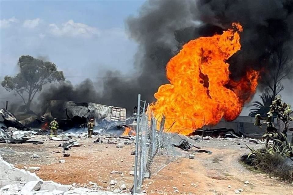 Hallan fuga de gasoducto de Pemex en el Estado de México