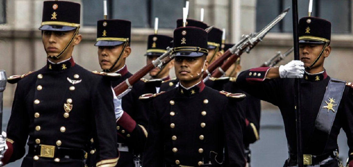 Luis Cresencio Sandoval enciende la flama de la lealtad en el marco de los 200 años del Colegio Militar
