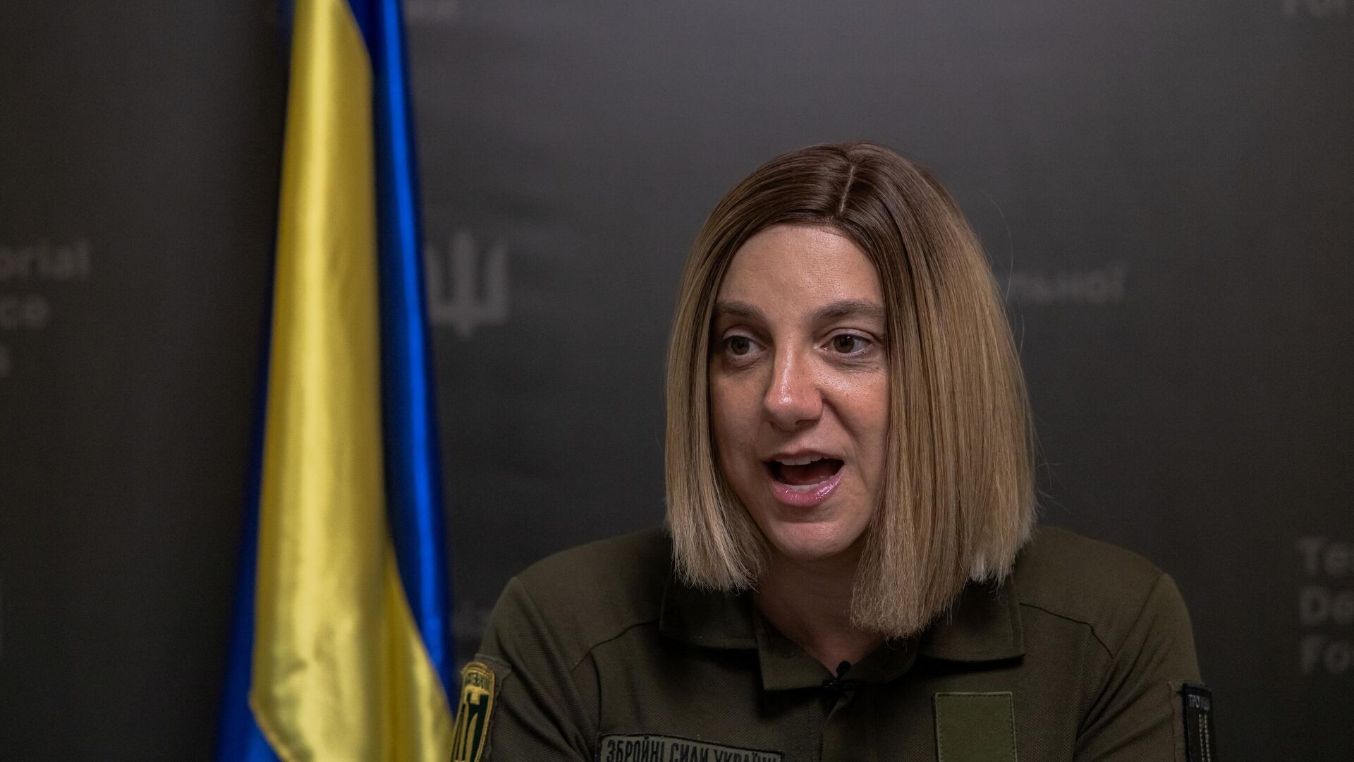 Mujer trans asume el papel de vocera militar en Ucrania