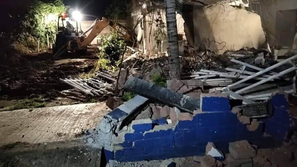 Vecinos derrumban instalaciones de MP en Guerrero