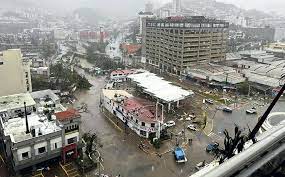 Acapulco continúa afectado luego del huracán "Otis"