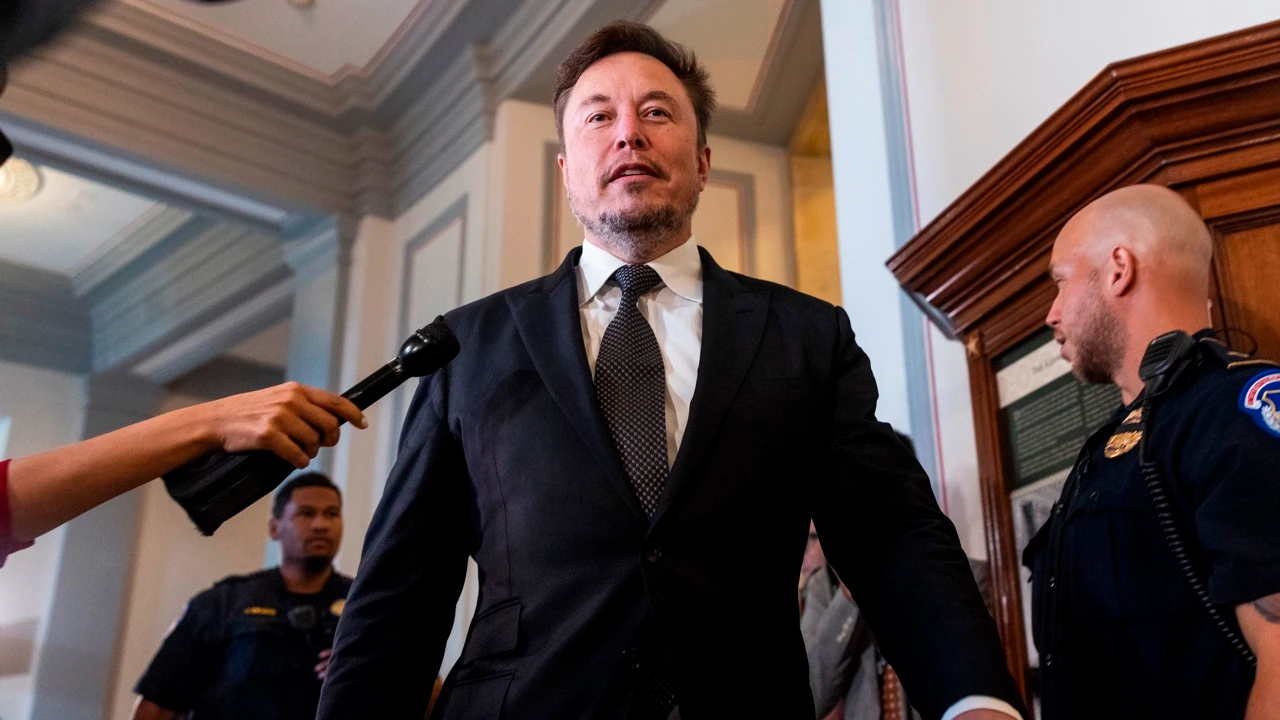 Elon Musk vuelve a dudar sobre la conveniencia de llevar Tesla a México