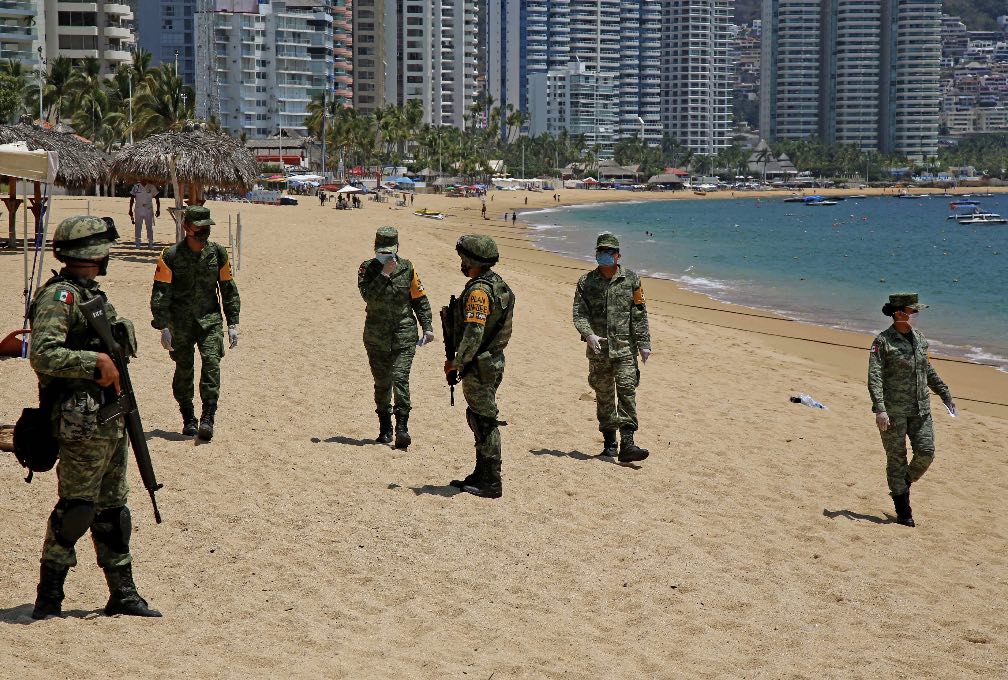 En estos tiempos de incertidumbre es muy fácil dejarse engañar. Dice Jesús Ramírez Cuevas, vocero presidencial, que “Circulan en redes versiones falsas de que se impide la entrada de ayuda a Acapulco. Cualquier persona puede llevar ayuda al puerto de Acapulco.