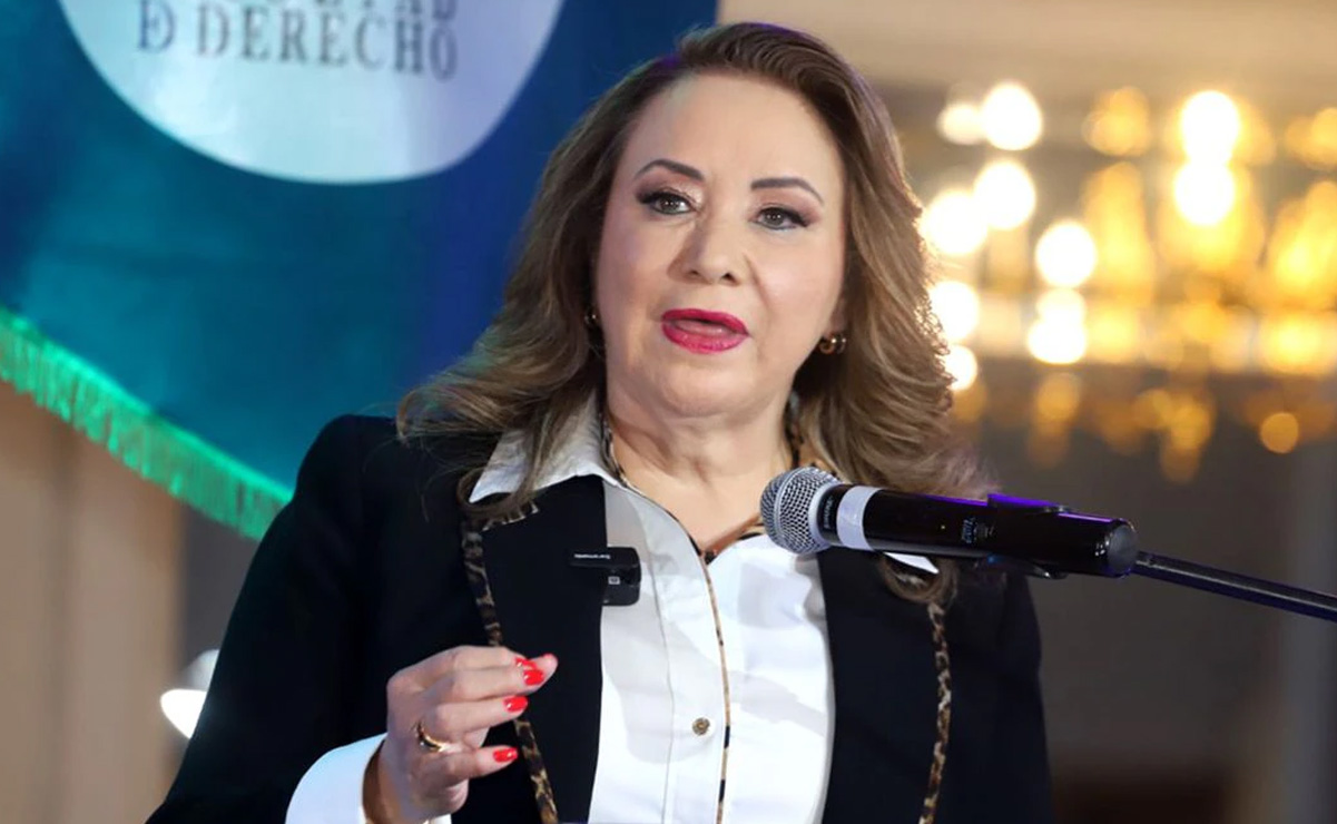 Un internauta se trae en salsa a la ministra Yasmin Esquivel con justa razón. La señora que ha estado mas callada desde que se descubrió que había plagiado su tesis es cuestionada cotidianamente y sin falta en redes sociales.