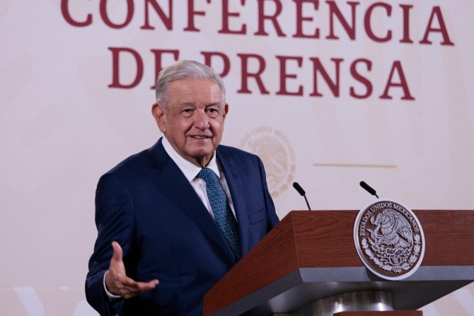 López Obrador enviará iniciativa de ley para reducir el cobro de IVA e ISR al 50%
