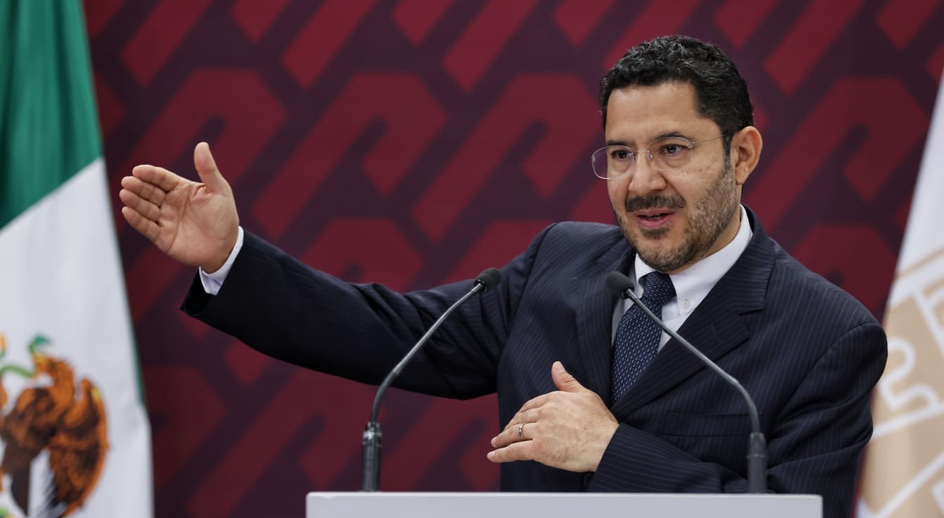 Batres presume logros durante su administración
