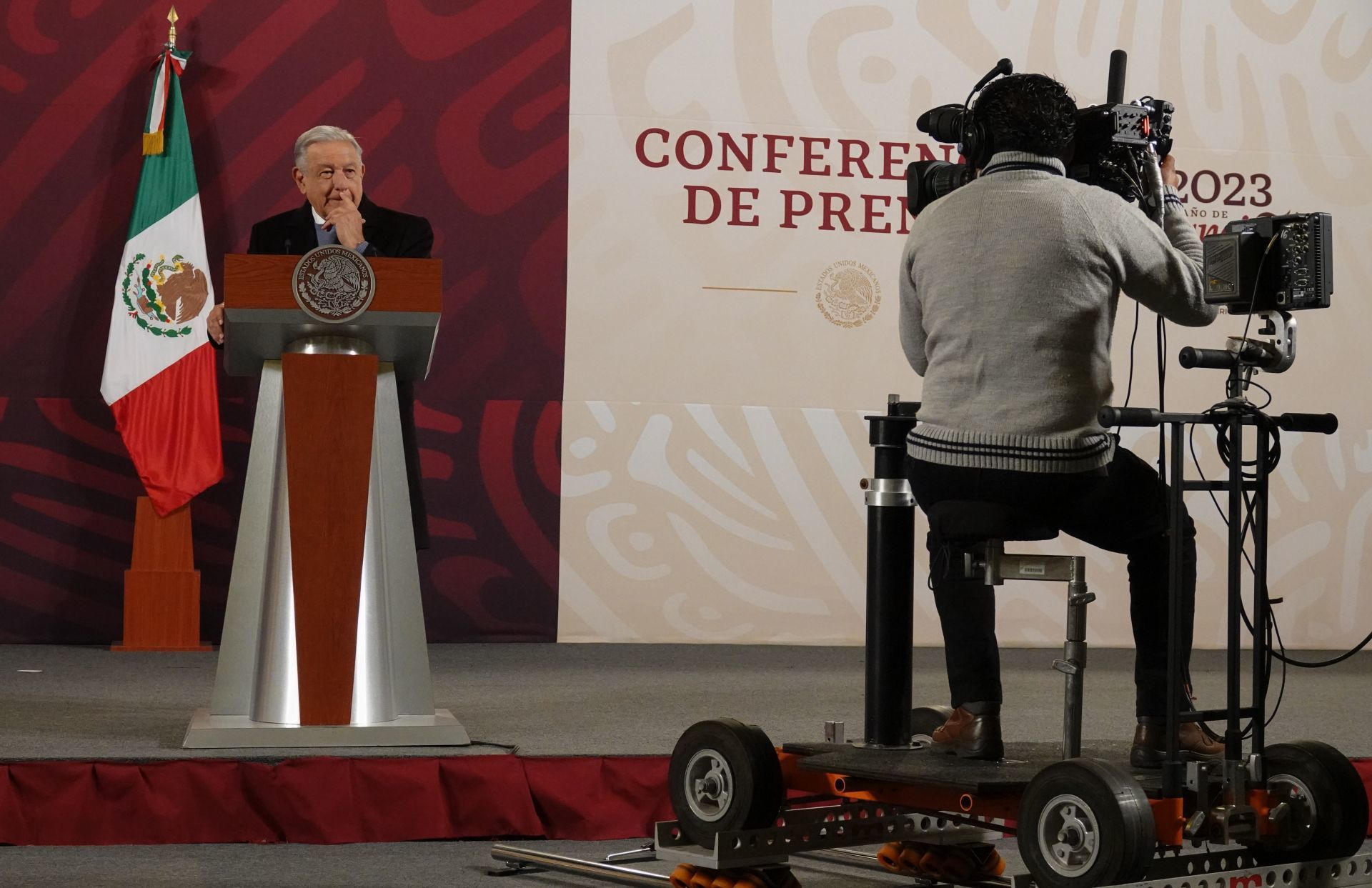 AMLO López Obrador dio a conocer el pago adelantado de los programas sociales ante la veda electoral que habrá en 2024 por las elecciones.