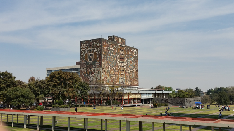 Durante este año, la UNAM becó a 276 mil 822 estudiantes, significando que el 74% de estudiantes de bachillerato, licenciatura y posgrado cuenta con algún tipo de beca o apoyo.