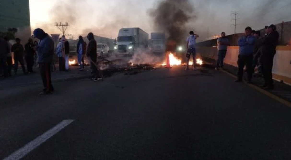 Los manifestantes se retiraron poco después de las 4:00 de la madrugada, por lo que había 20 kilómetros de filas de autos varados hacia la CDMX.