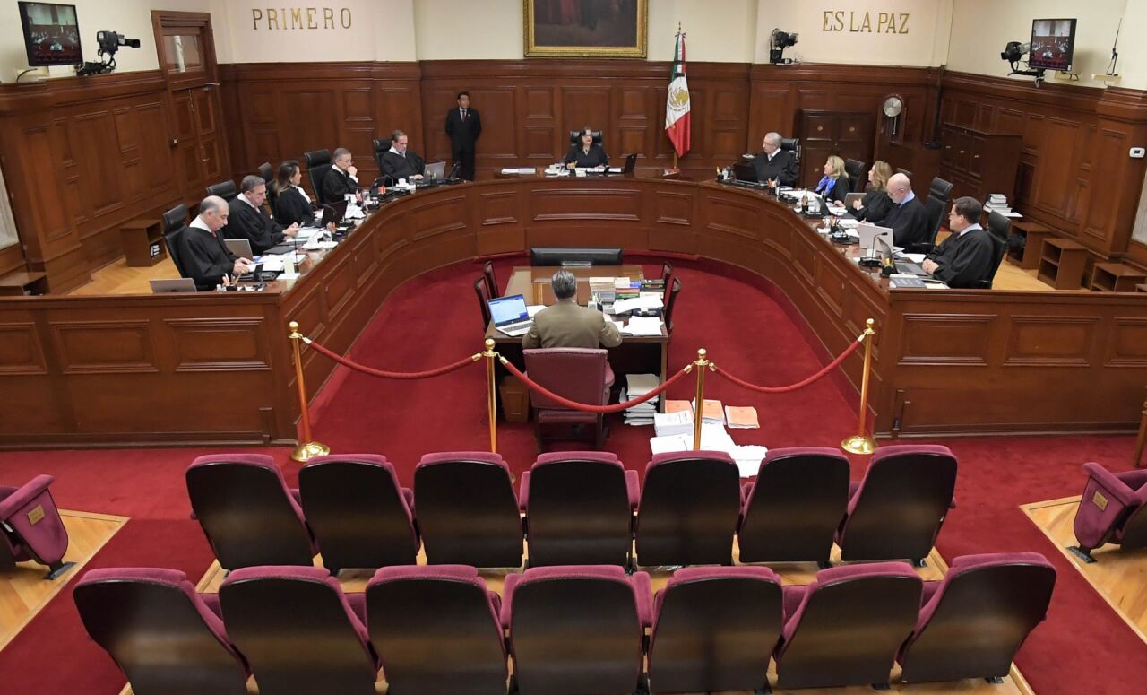 La suspensión de la SCJN, otorgada por el ministro Javier Laynez Potisek, frena la extinción de los fideicomisos, cuya suma asciende a 21,538 millones de pesos.