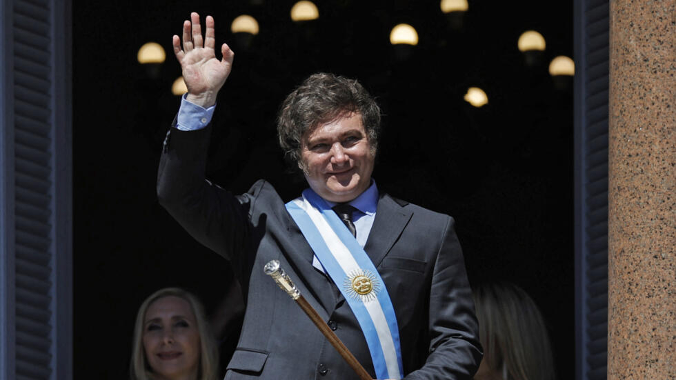 A menos de un mes de que Javier Milei asumiera la presidencia de Argentina, la Confederación General del Trabajo, convocó a un paro general el 24 de enero.