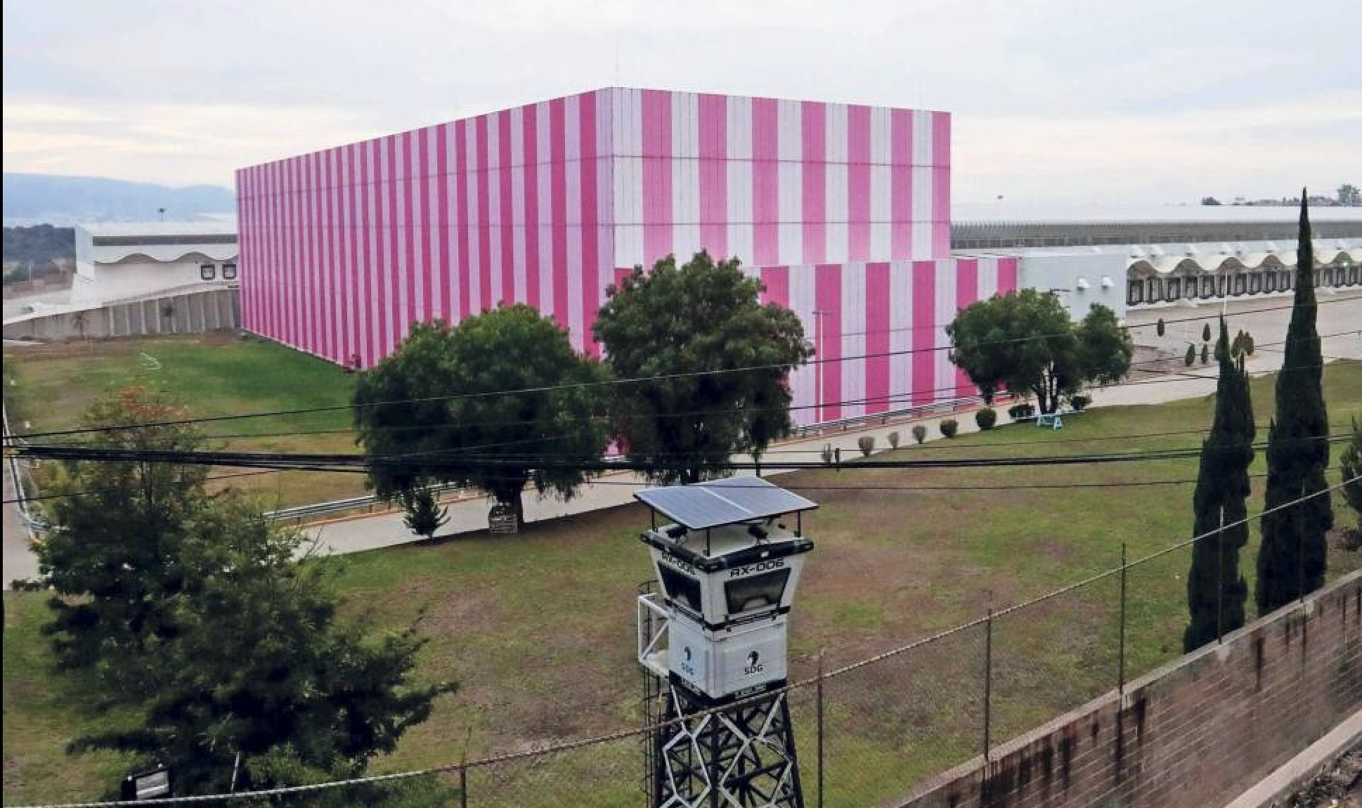 La megafarmacia central servirá para tener un control y registro completo de los medicamentos en distintos hospitales y clínicas en todo el país.