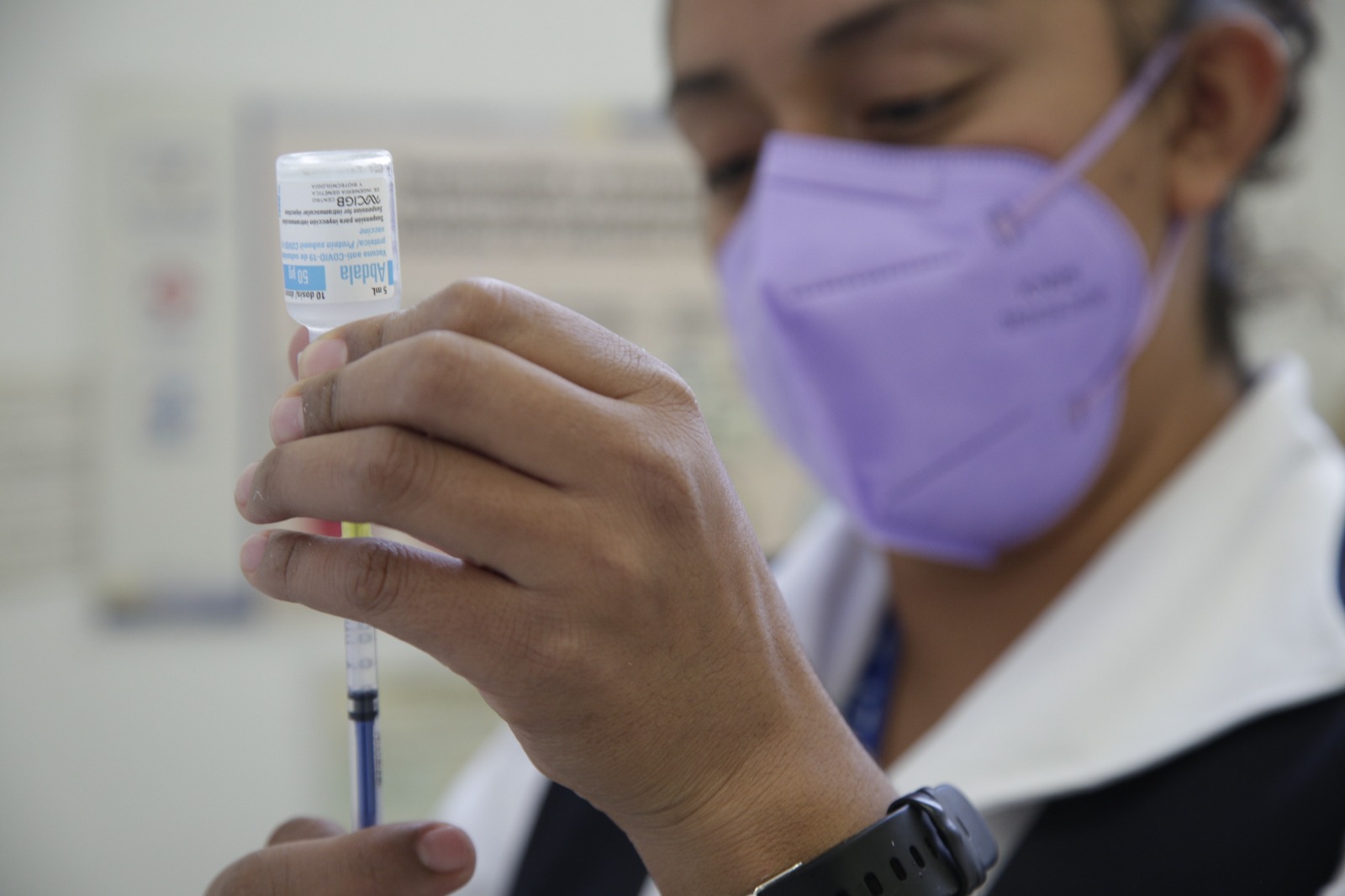 Esta medida se presenta como una estrategia efectiva para la prevención de enfermedades respiratorias como el COVID-19 y la Influenza durante el invierno.