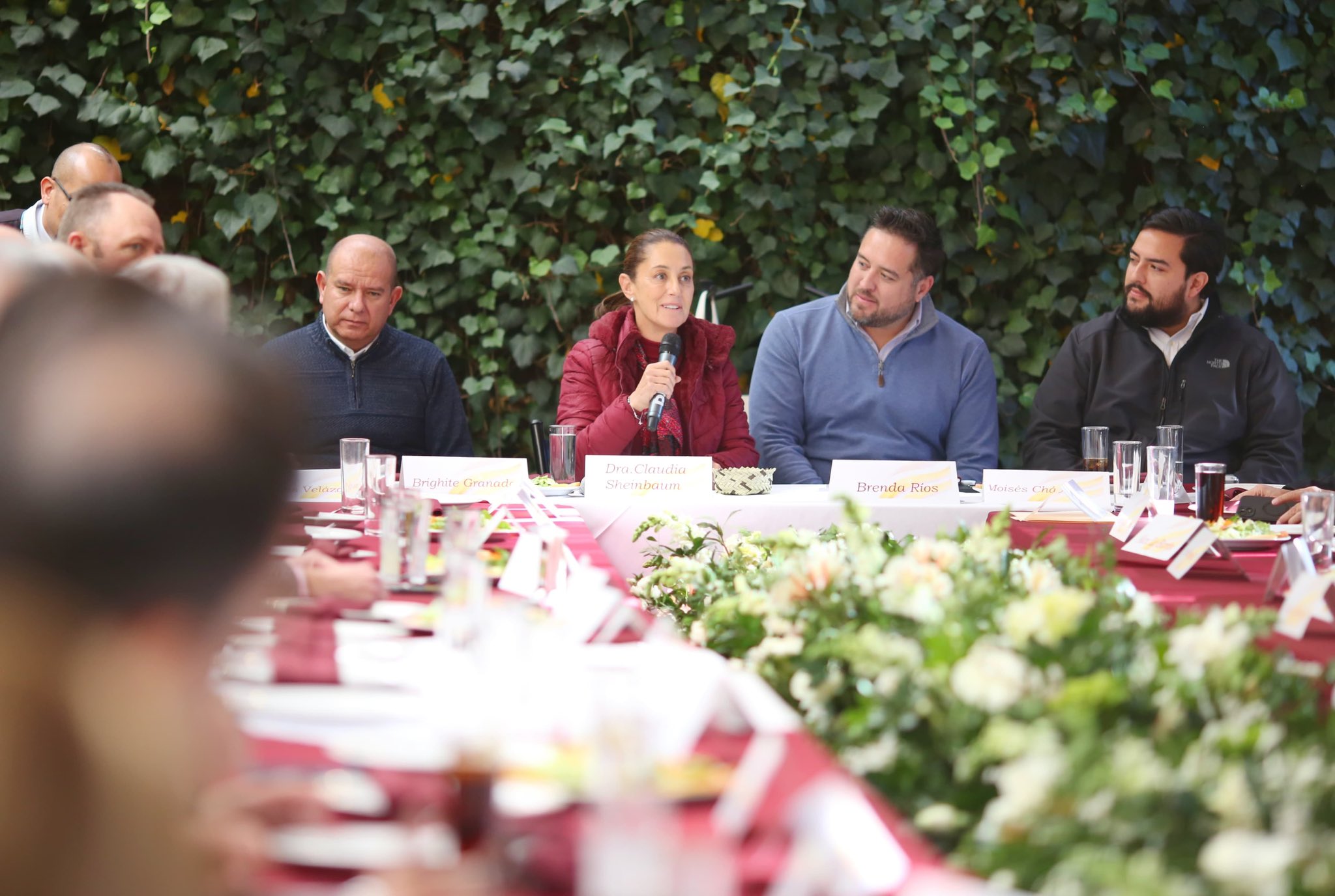 La precandidata presidencial Claudia Sheinbaum, aseguró que buscará fortalecer el derecho de los mexicanos y mexicanas a una vida digna.