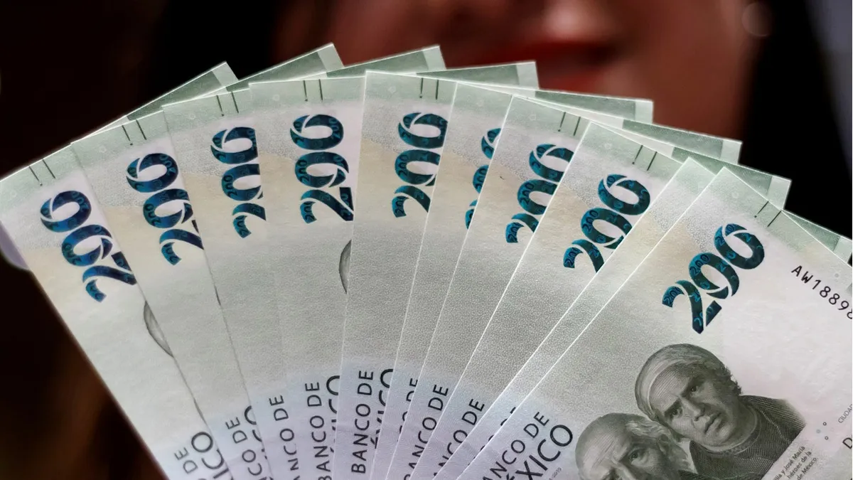 La SHCP en México, anuncio que realizó la mayor colocación de deuda en mercados internacionales, coloco 7,500 millones de dólares en bonos soberanos.