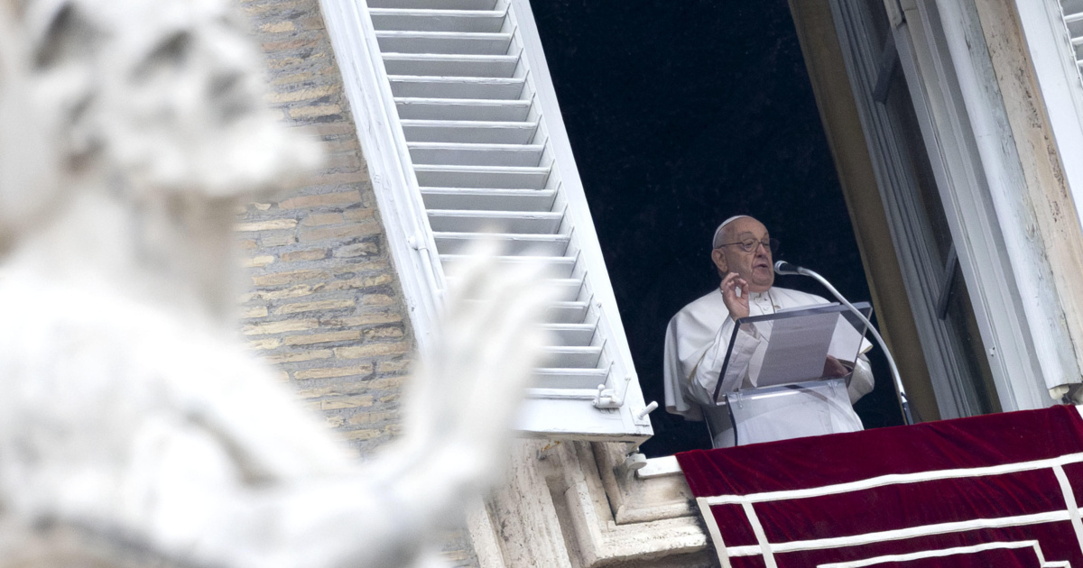 El Papa Francisco pidió este domingo la liberación "sin condiciones" de todos los secuestrados en Colombia, resultado de un conflicto armado.