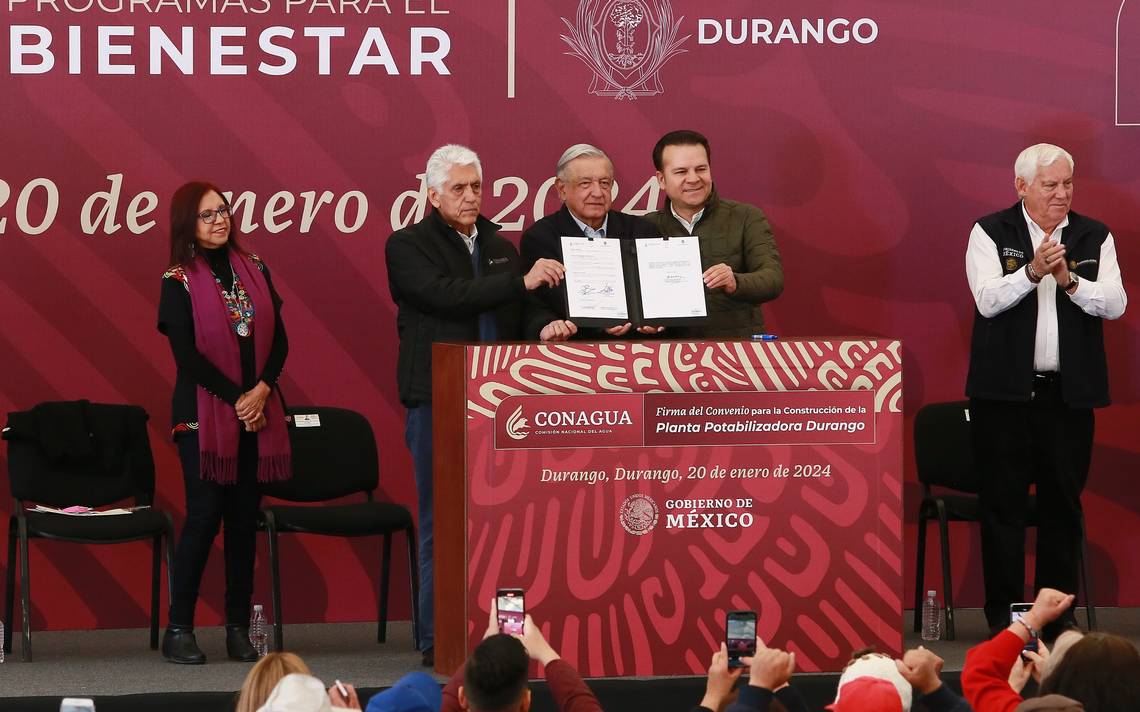 El presidente Andrés Manuel López Obrador firmó junto con el gobernador de Durango, Esteban Villegas, el acuerdo para la construcción de la Planta Potabilizadora.