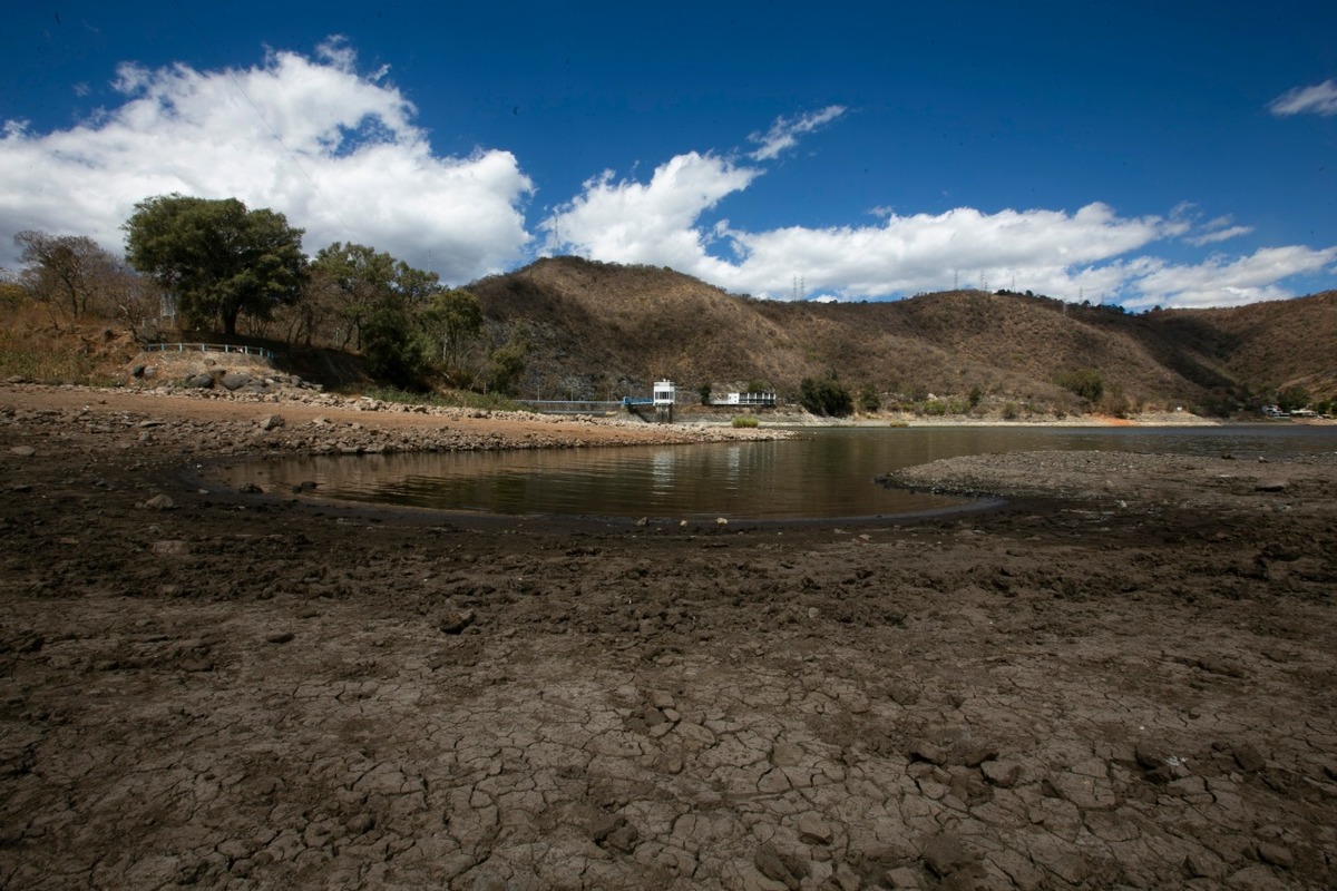 El Sistema Cutzamala sigue perdiendo agua y con tendencia a la baja, para ubicarse en 320.55 millones de metros cúbicos de agua; apenas 41% de llenado.