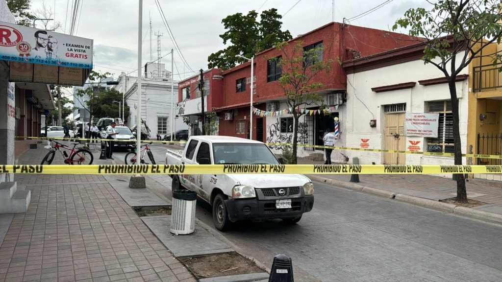 Dos empleados del Ayuntamiento de Culiacán fueron privados de su libertad en pleno centro de la ciudad, presuntamente por el crimen organizado.