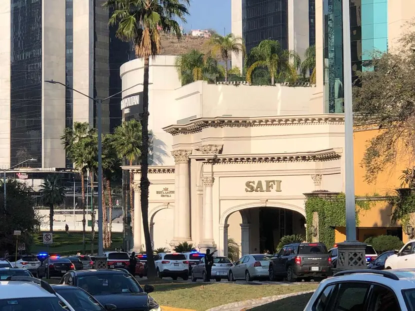 Ejecutan a hombre en restaurante de San Pedro Garza García