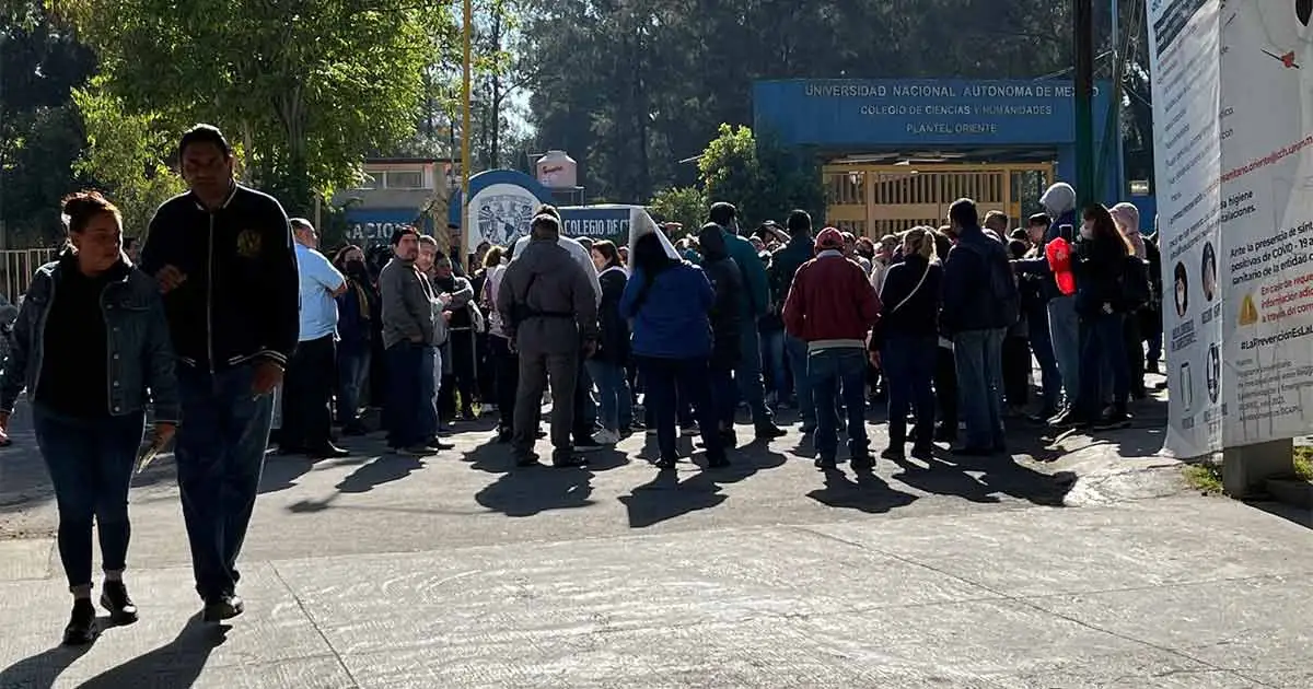 Trabajadores del CCH Oriente, tomaron el plantel y suspendieron sus actividades
