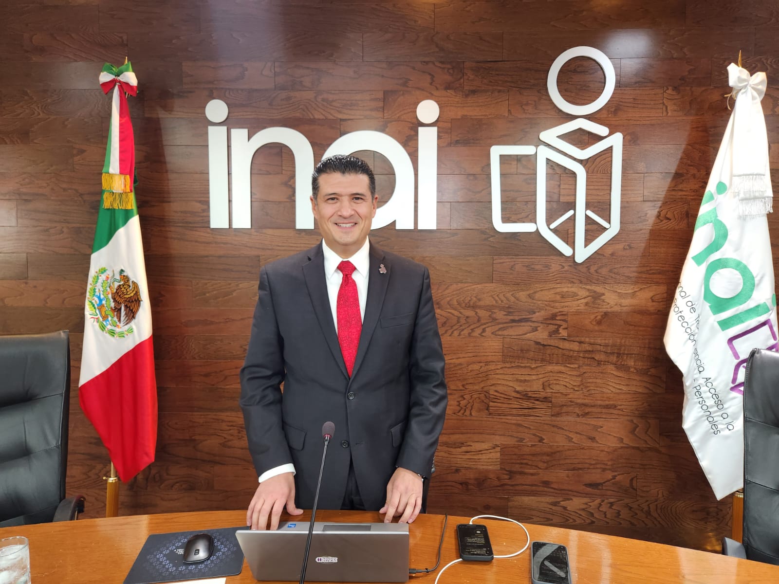 El presidente del INAI afirmó que “atentar contra los OCA´S es un retroceso en la garantía de Derechos Humanos inadmisibles e injustificable”.