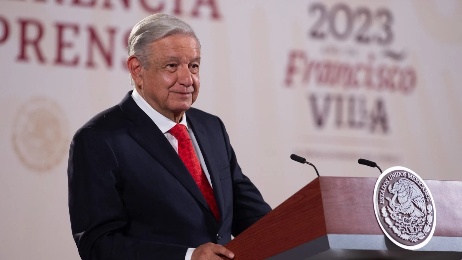 INE pide a AMLO cuidar declaraciones