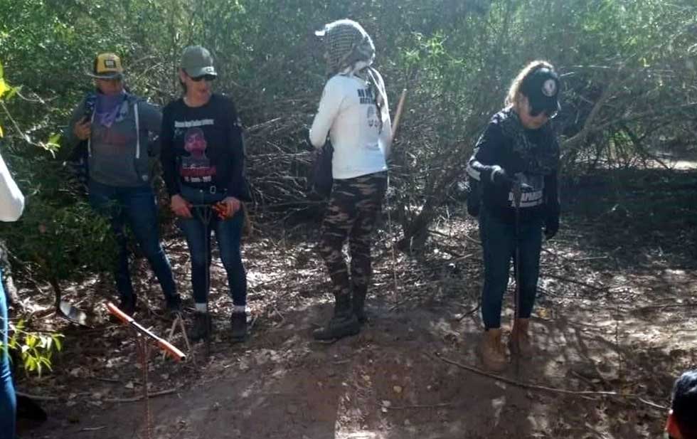Suman 12 cuerpos identificados en fosas de Hermosillo