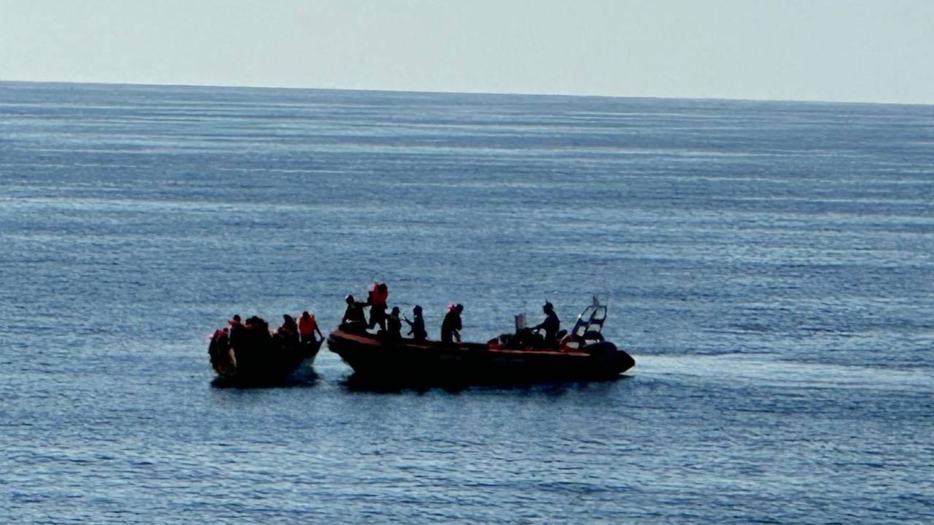 Desaparecen 50 migrantes tras naufragio al sur de Italia