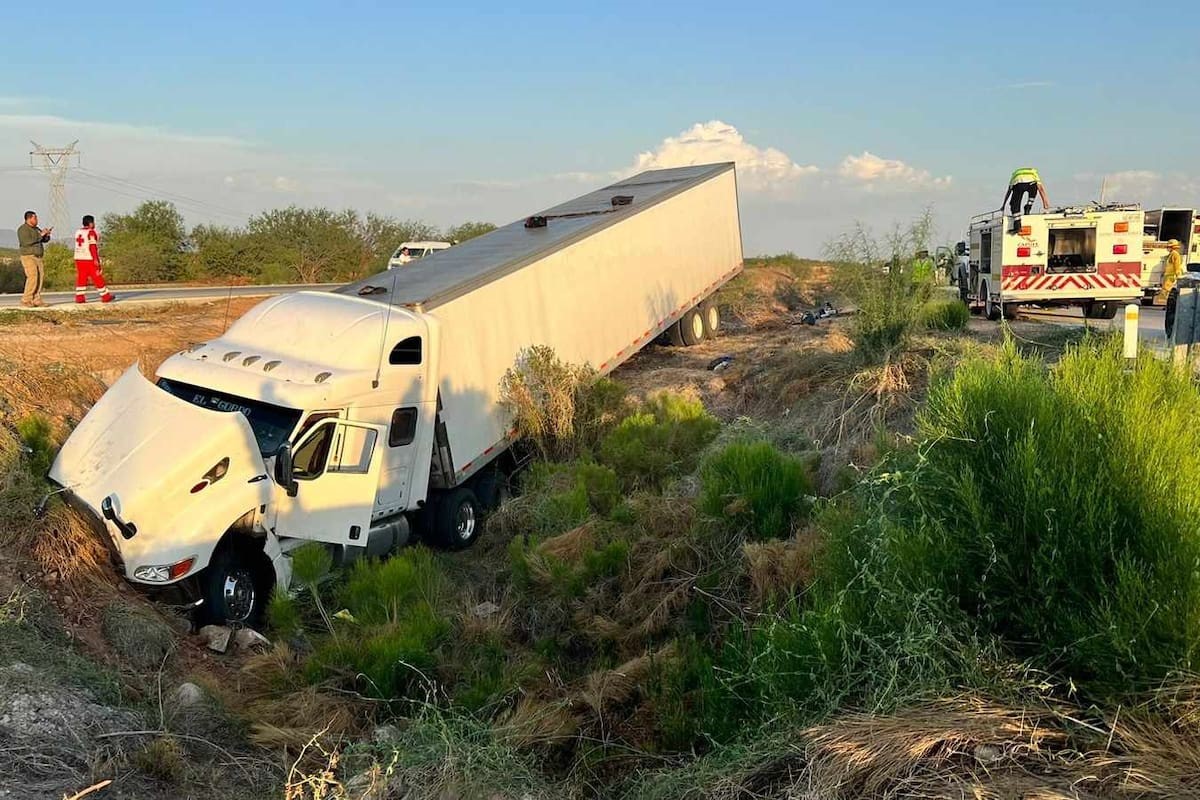 Accidente de tráiler con 135 migrantes indocumentados en Sonora