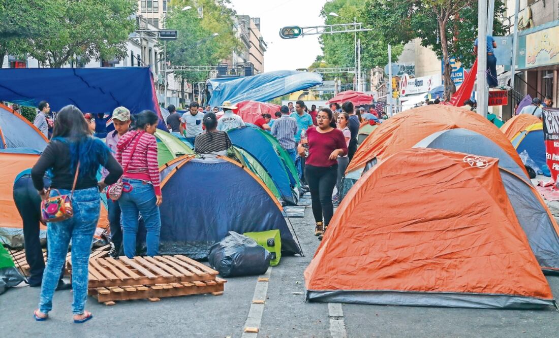 Mujeres de San Luis Potosí instalan plantón frente a Segob en busca de justicia