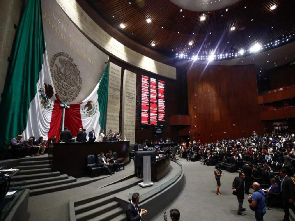Oposición impugna convenio electoral de Morena, PT y PVEM por riesgo de sobrerrepresentación