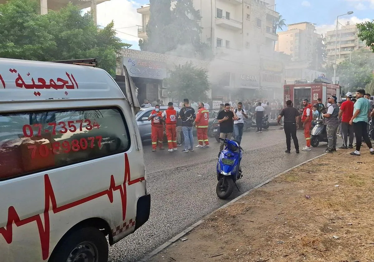 Walkie-talkies utilizadas por Hezbolá detonaron en sur de Líbano y Beirut