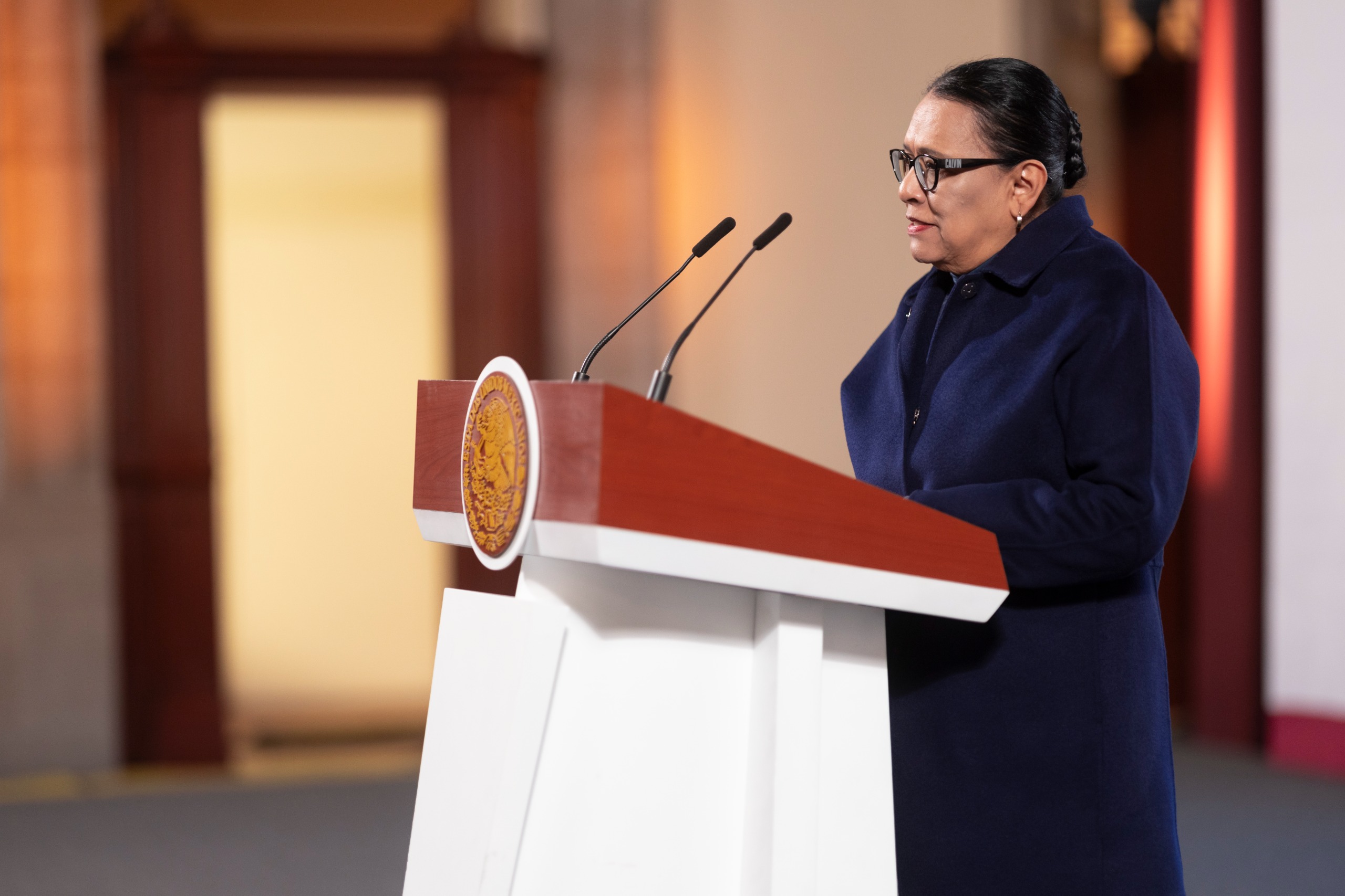 México lanza la iniciativa "México te Abraza" para atender repatriaciones de migrantes
